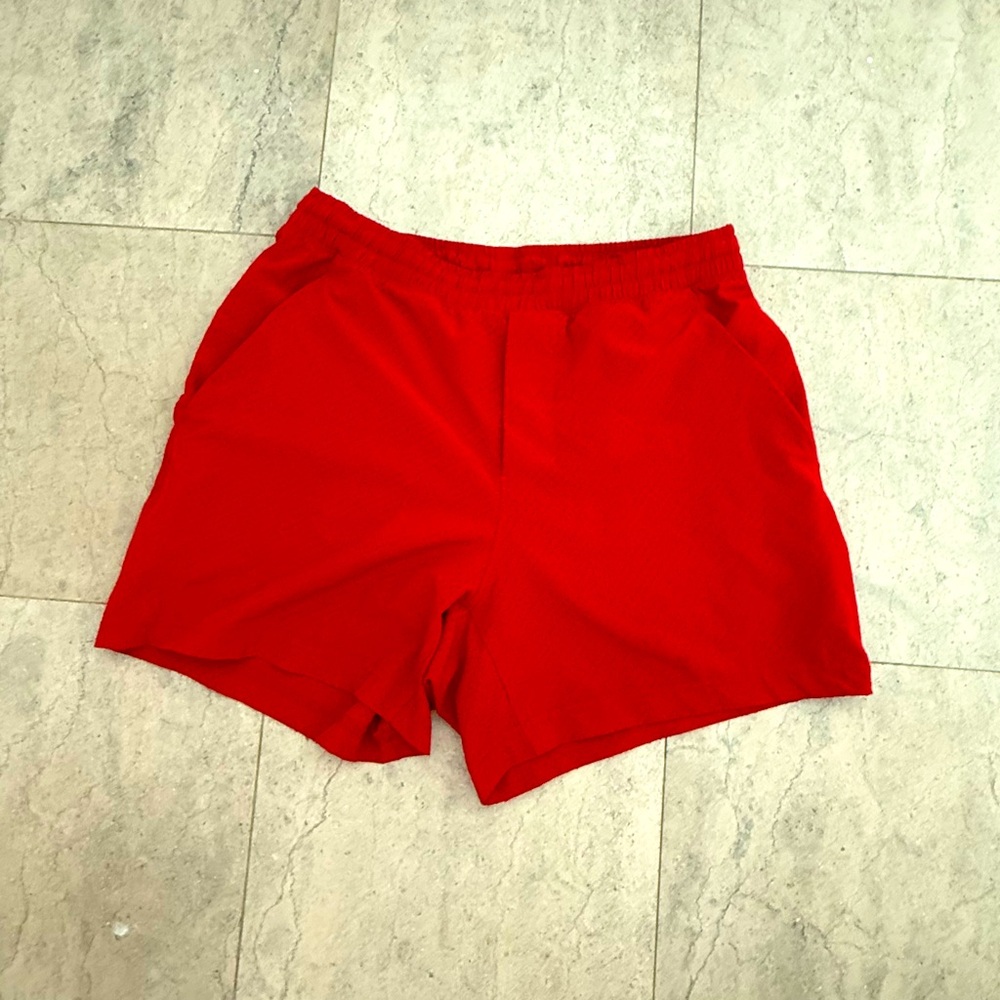 Men's medium Lululemon red pacebreaker 5" shorts with liner